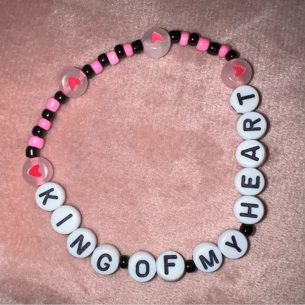Taylor Swift Friendship Bracelet